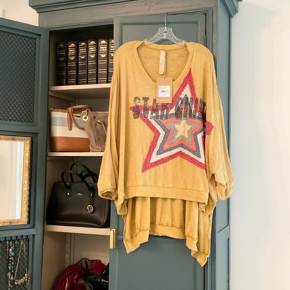 Magnolia Pearl Star Appliqué Hi Lo Francis Sweatshirt